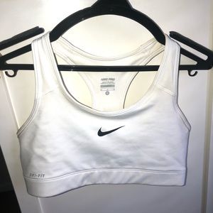 Nike sports bra - size Medium